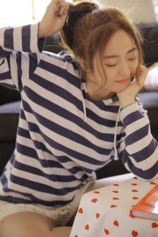 美艳班主任在我怀里颤抖